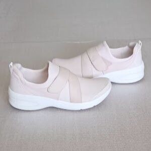 Bzees LifeStride Women's Almond Refresh Slip-on Sneaker, 8M
